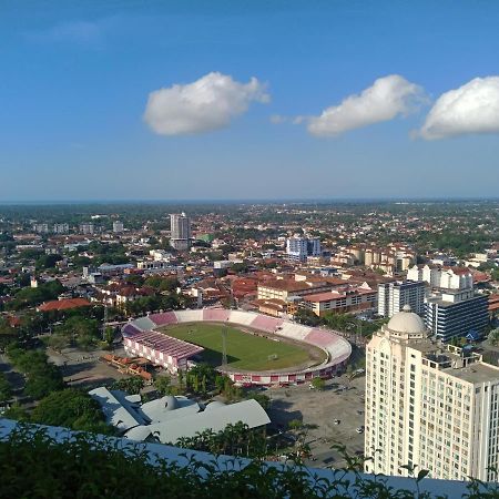 Appartement Panglima Troika Residensi à Kota Bharu Extérieur photo